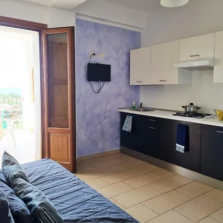 Daire In Cutro Mit Terrasse, Grill Und Gemeinsamem Pool Und Meerblick