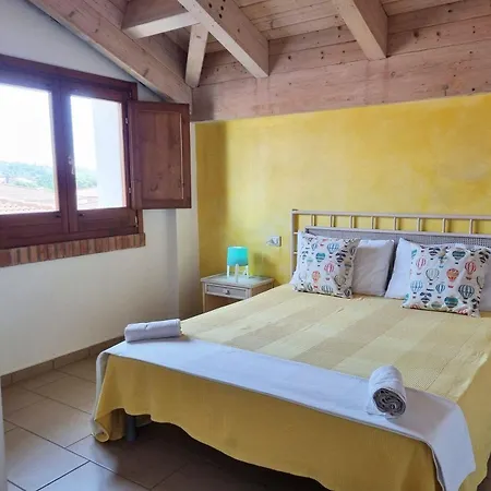 In Cutro Mit Terrasse, Grill Und Gemeinsamem Pool Und Meerblick